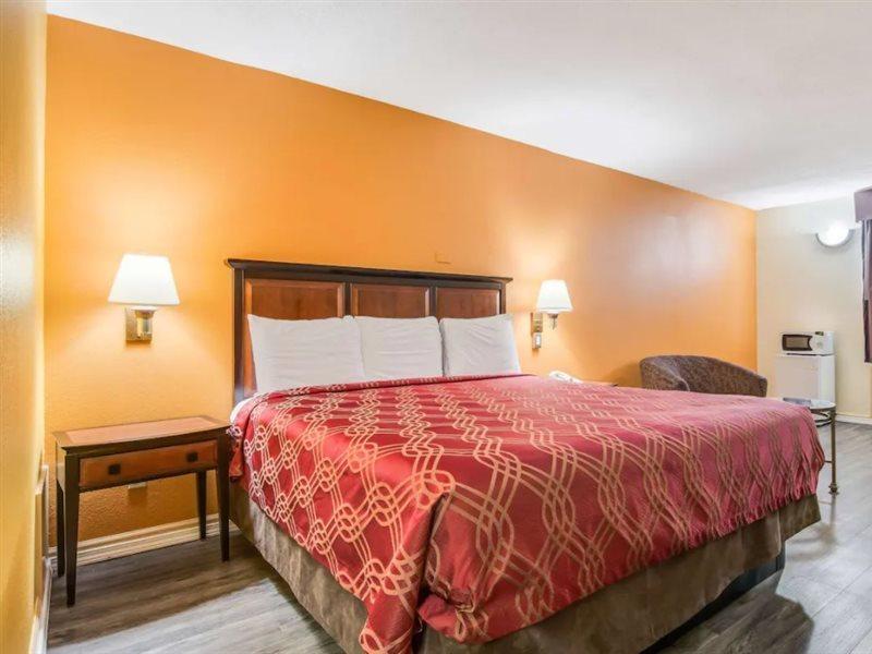 Econo Lodge At Six Flags Austell Eksteriør bilde