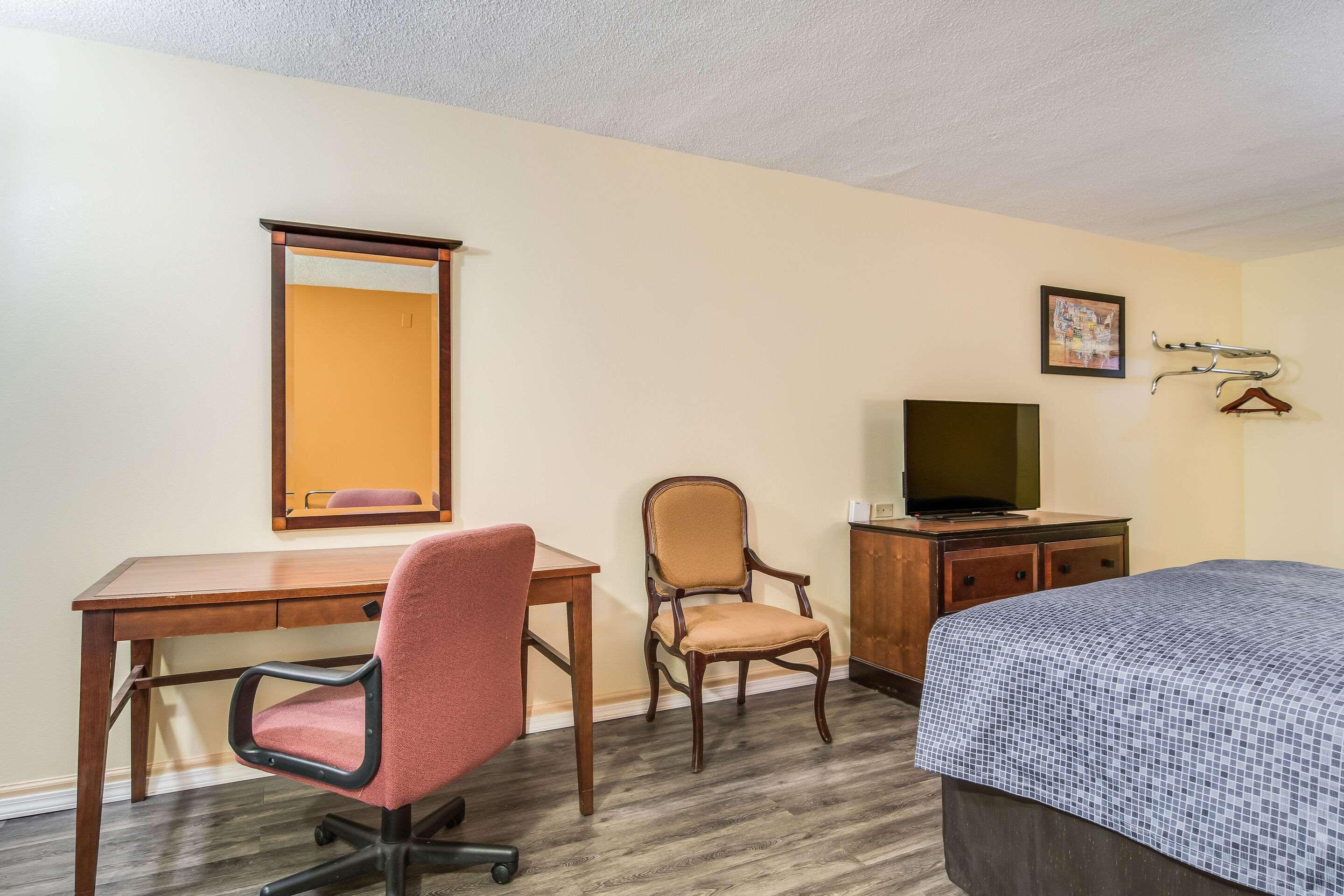Econo Lodge At Six Flags Austell Eksteriør bilde